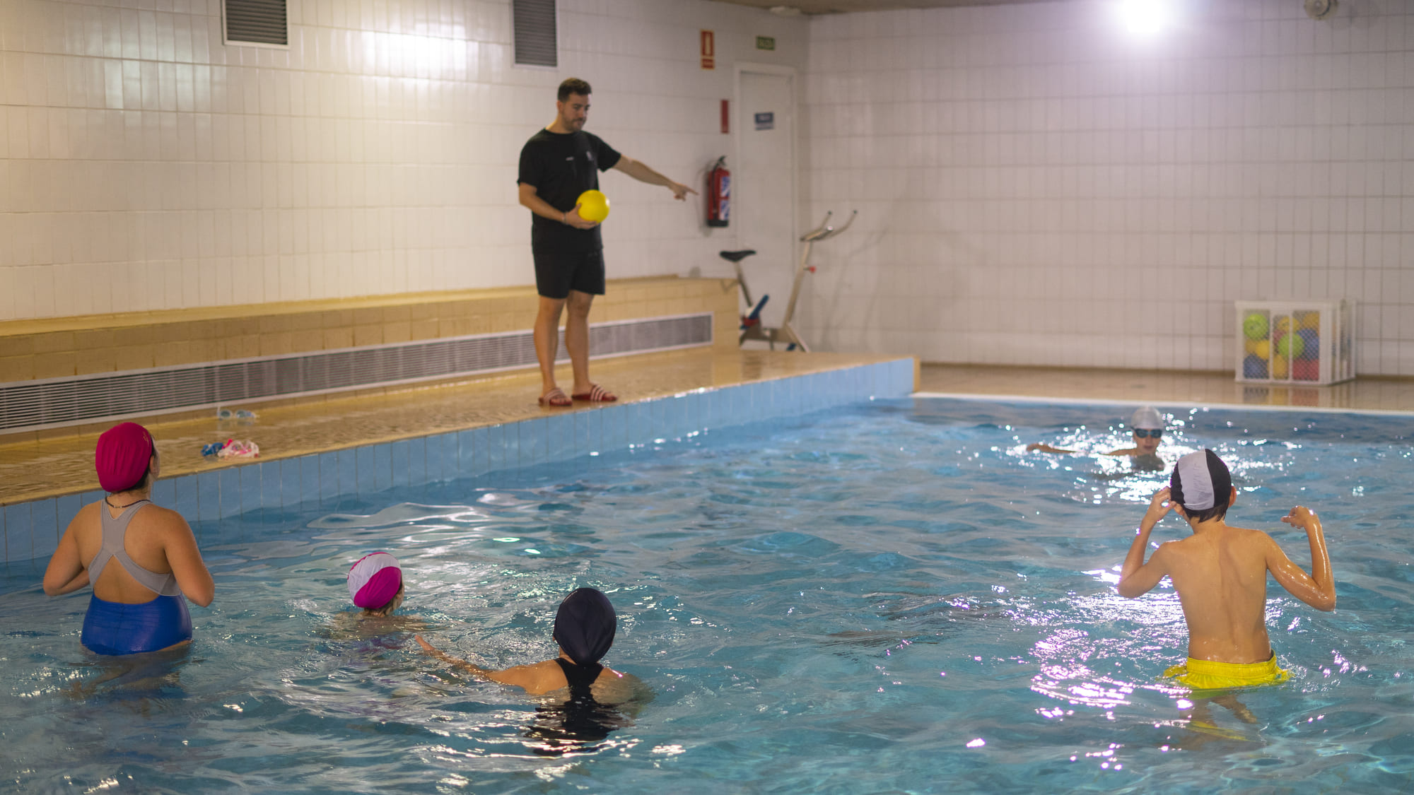 foto NATACION Y GIMNASIA CORRECTIVA NIÑOS